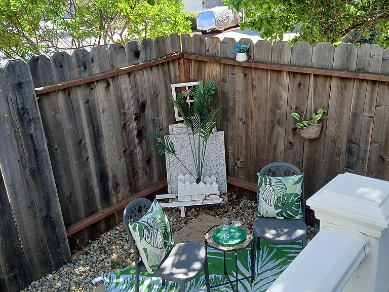 3438 El Camino Way #B — Photo 1