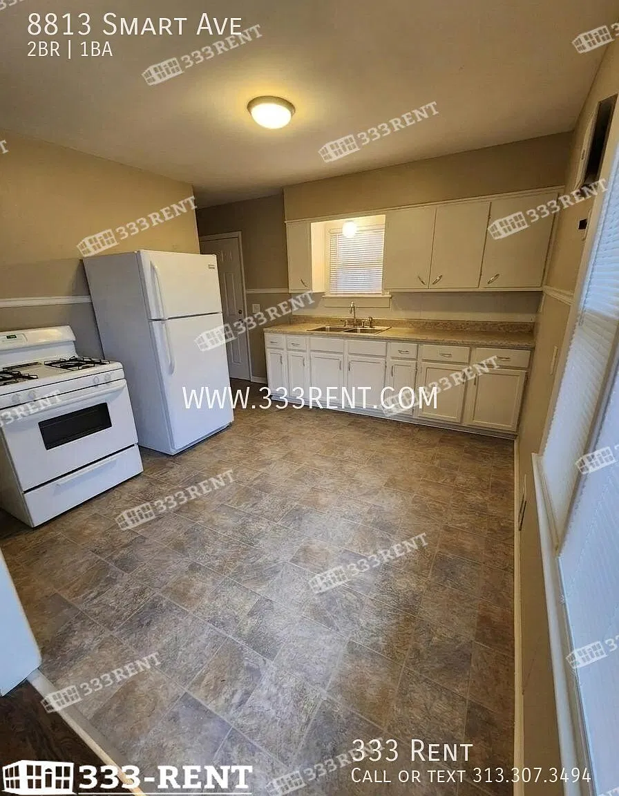 Spacious duplex with basement storage — Photo 4