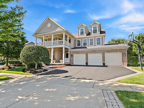3rd image of 2700 Oak Dr