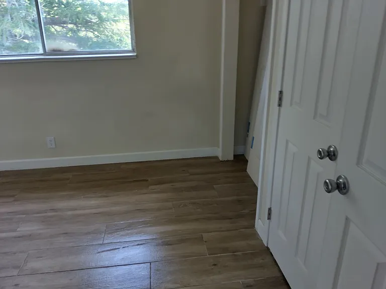 1370 Evelyn Way #9 — Photo 10