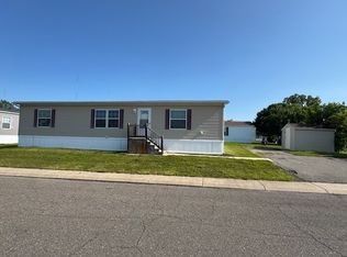 29976 Country Ln #W024, Flat Rock, MI 48134