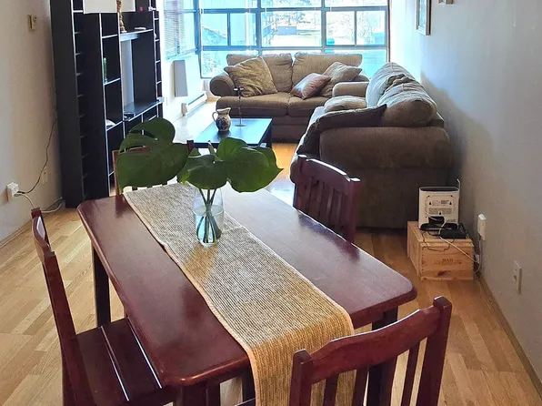 175 Hunter St E #404, Hamilton, ON L8N 4E7