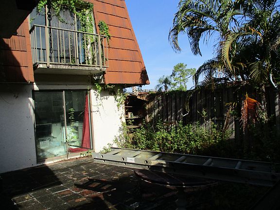 2nd image of 2125 White Pine Cir APT B
