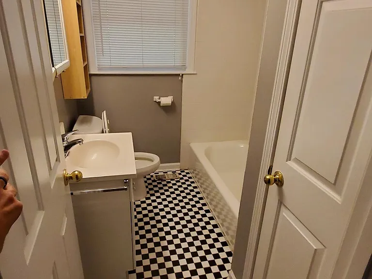 1135 Arlington Pkwy NE — Photo 6