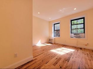 223 W 16th St #2T, New York, NY 10011