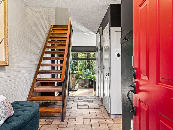 4th image of 1200 NE Territorial Rd Unit 72