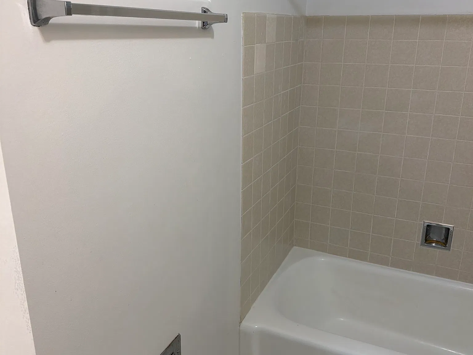 1 bed, 700 sqft, $1,300 — Photo 4