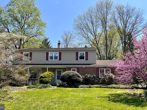 71 Skyline Dr, Chalfont, PA 18914