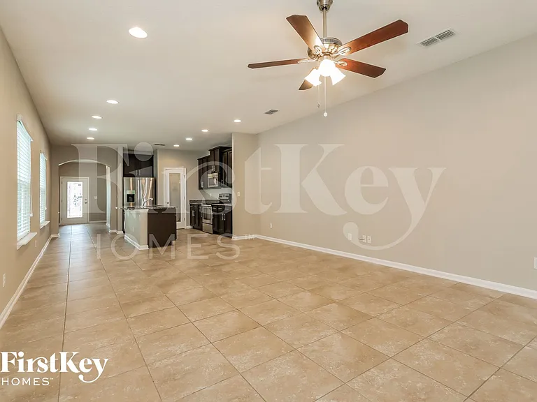 644 Drysdale Dr — Photo 4