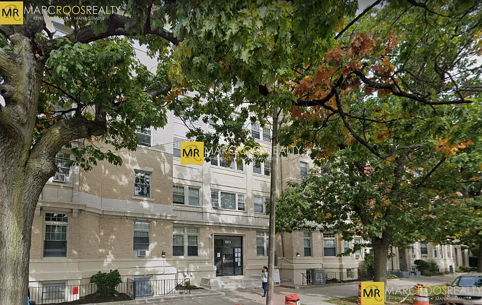 1 bed, $2,500 — Photo 1