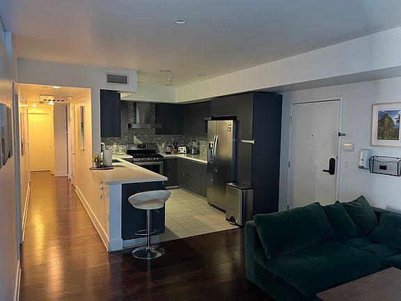 3rd image of 1735 N La Brea Ave APT 403