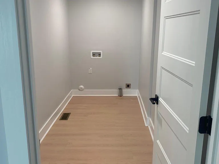 206 N Main St — Photo 5