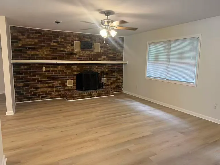 602 Heritage Dr — Photo 2
