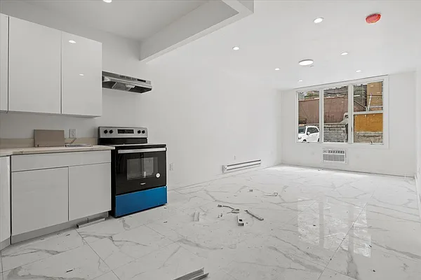 Rented by Compass | media 19