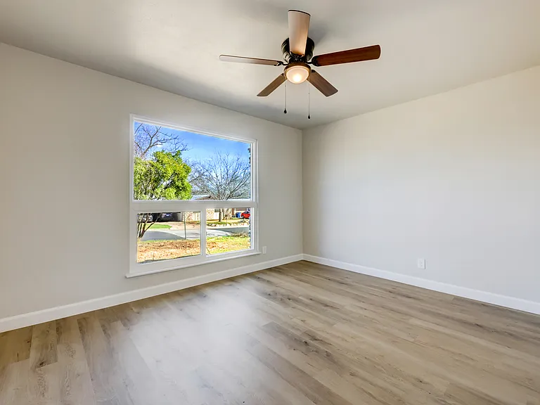 511 Arbor Ln — Photo 15