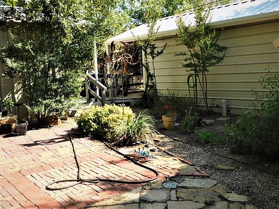 3rd image of 2100 Misty Glen Dr