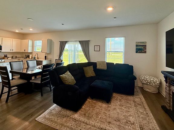 4th image of 1461 Acadia Cir