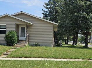 504 Linden Ave, Waterloo, IA 50703
