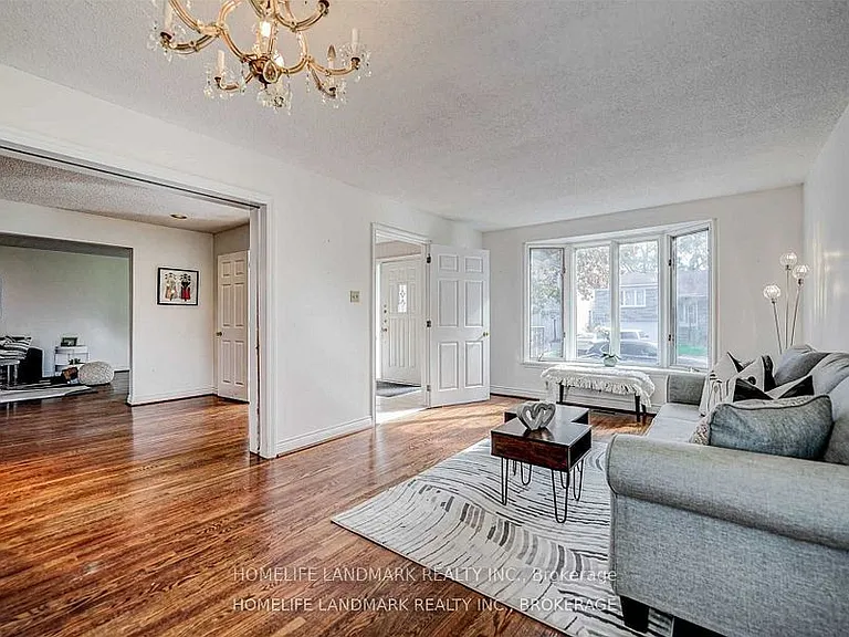 44 Frontenac Ave — Photo 4