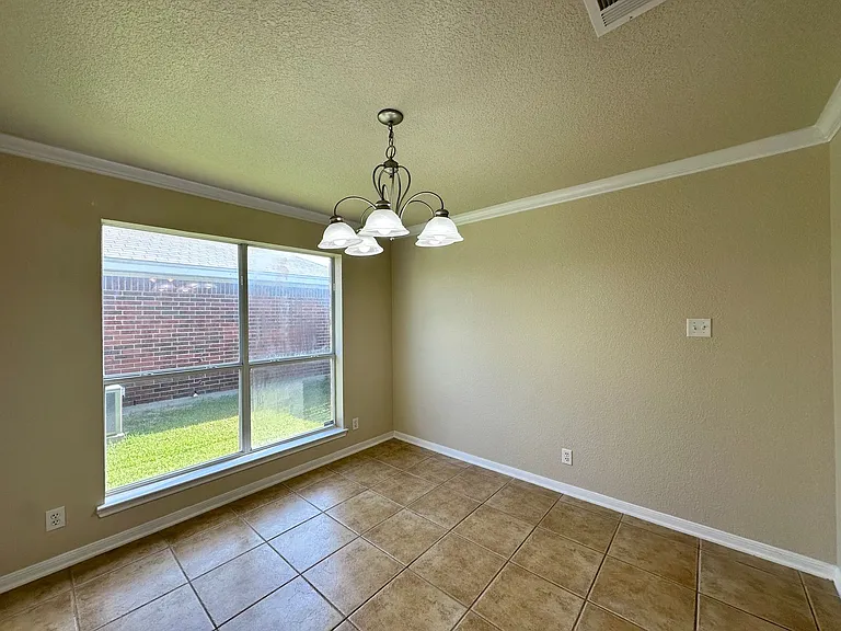 2601 Lavender Ln — Photo 14