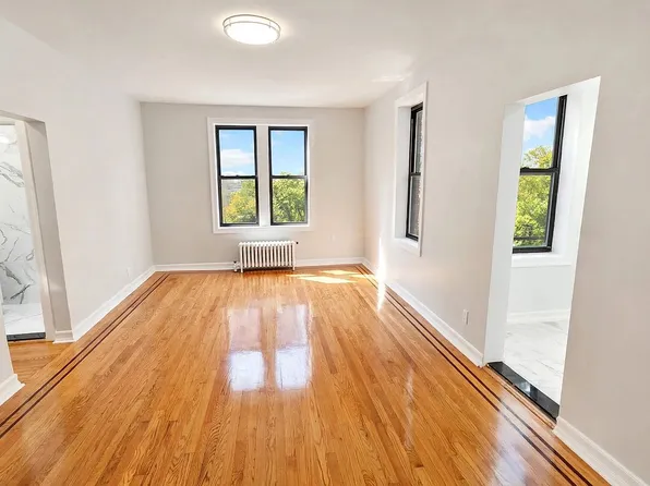 35-34 84th St #E9, Queens, NY 11372