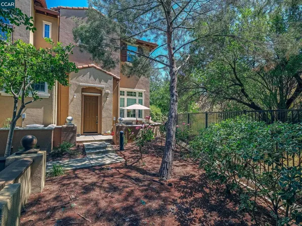 1311 Trailside Cir, Concord, CA 94518