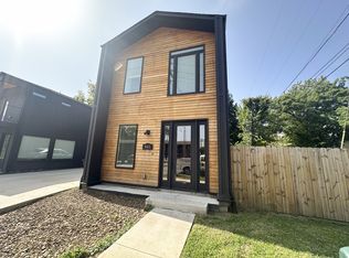 945 W Holly St, Fayetteville, AR 72703