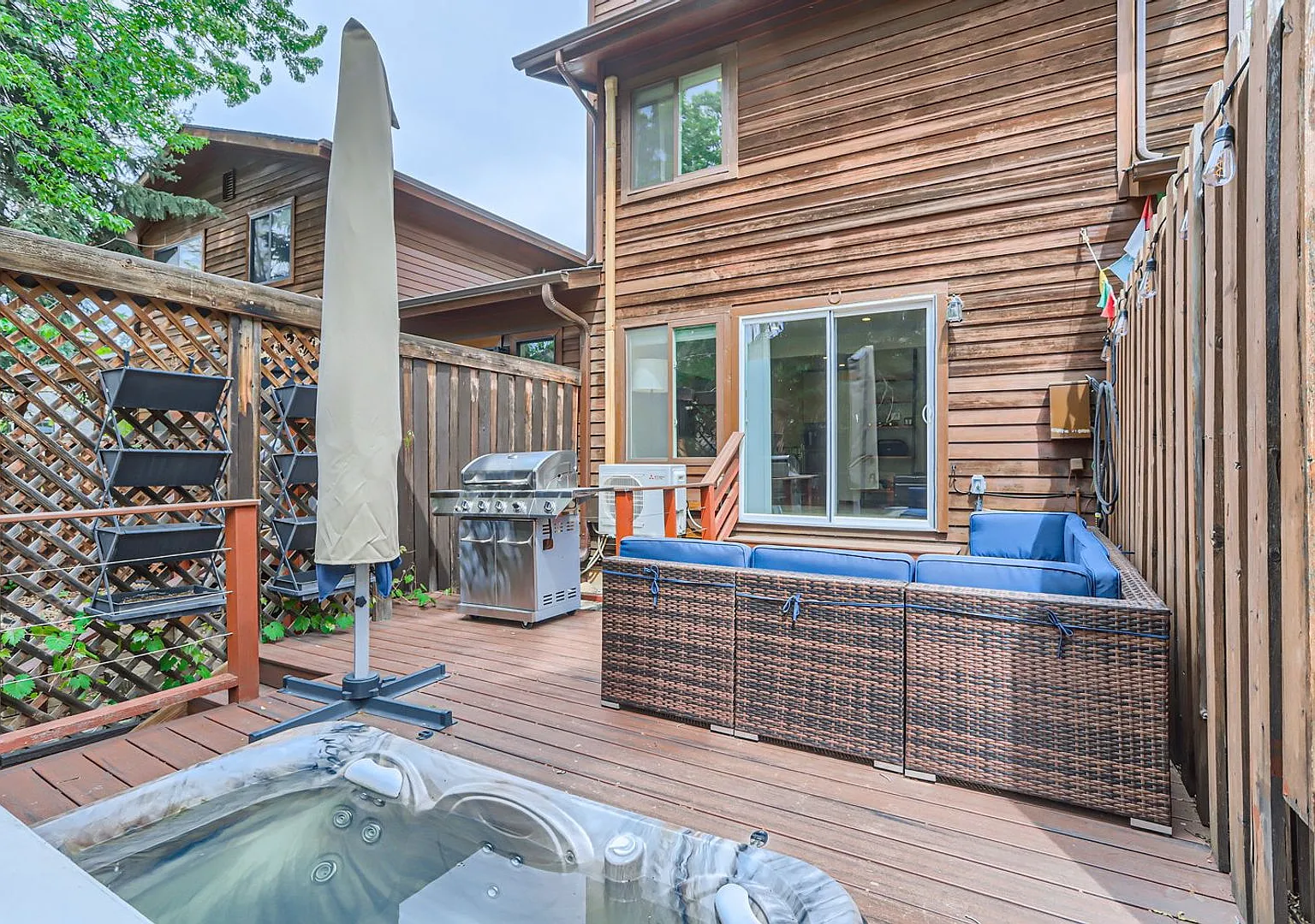 Cozy 2 BDR Home in Boulder with Hot Tub — Photo 4