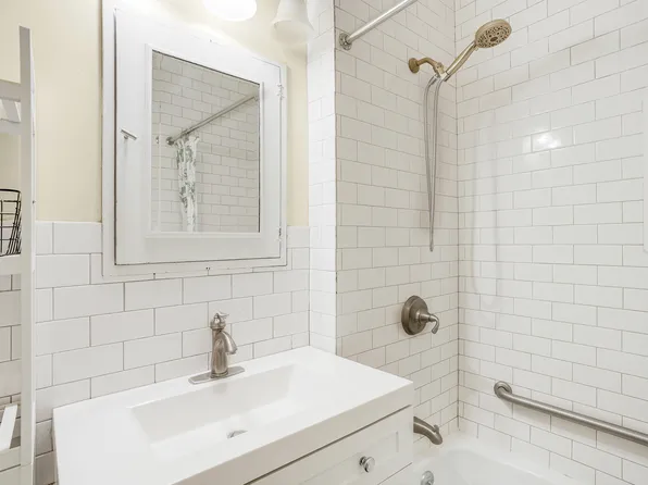 205 Edgecombe Avenue image 13 of 20