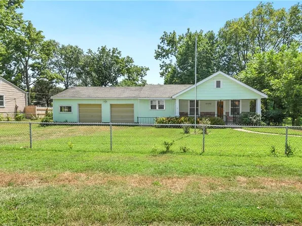 11107 E 25th St, Independence, MO 64052