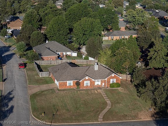 2nd image of 1701 Broken Hill Dr