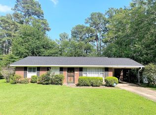 226 Hillcrest Dr, Kosciusko, MS 39090
