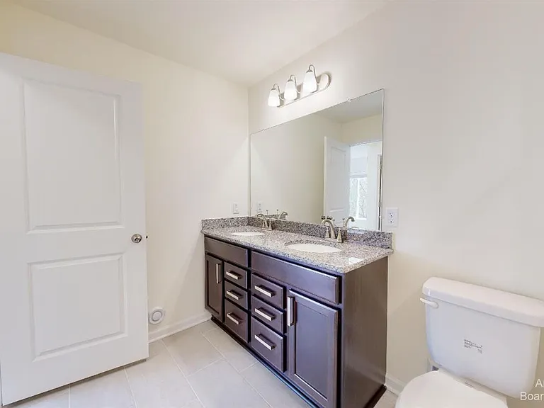 2725 Bristol Ridge Dr — Photo 15