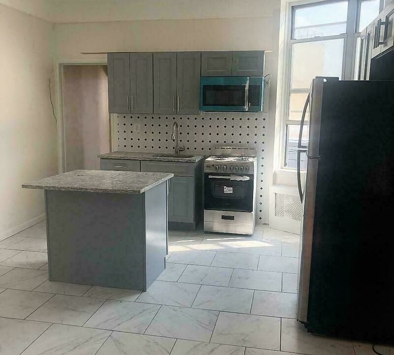 1st image of 14-34 Astoria Blvd #2A1