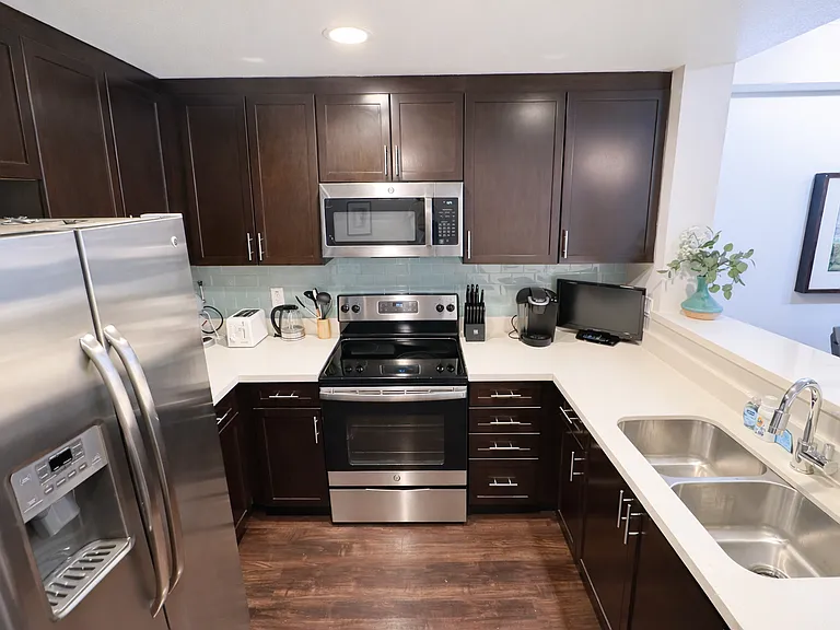 10740 Wilshire Blvd #127 — Photo 22