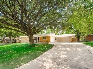 5200 Briarwood Ln, Fort Worth, TX 76112