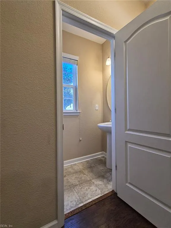 4 bed, 1946 sqft, $2,500 — Photo 4