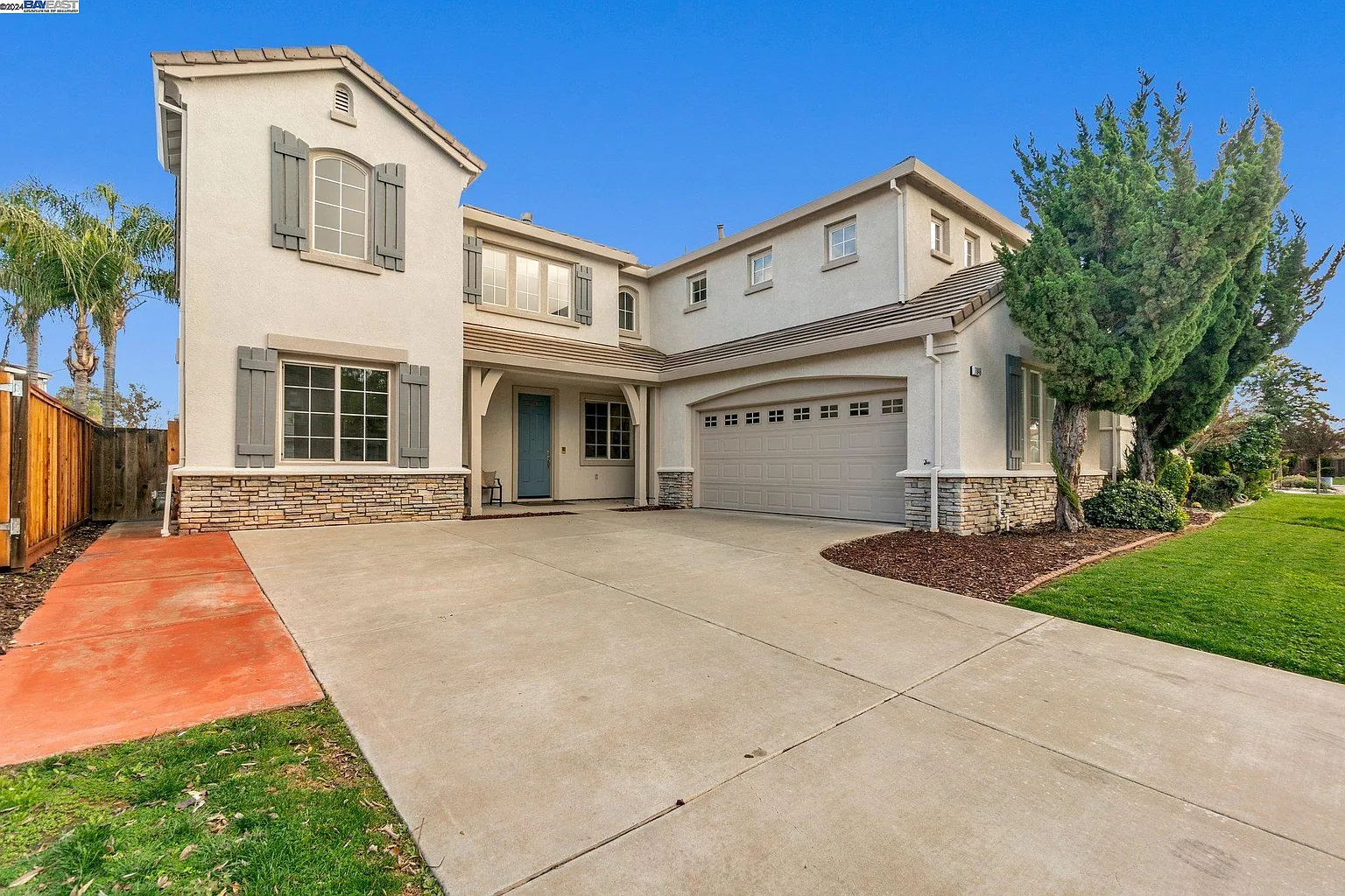 1840 Geranium Way photo 1