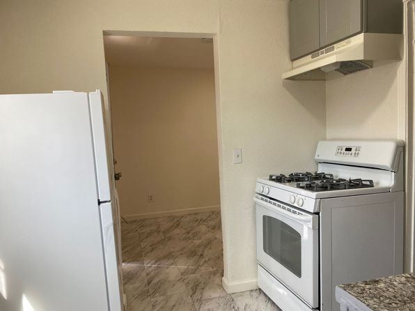 462 Delhi Ave #1