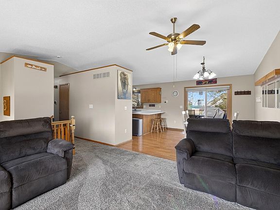 3rd image of 4415 Valley Dr NW