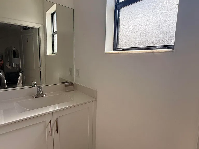 21423 NE 2nd Pl — Photo 15