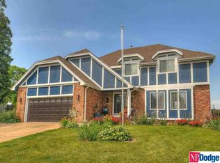 16727 Martha Cir, Omaha, NE 68130