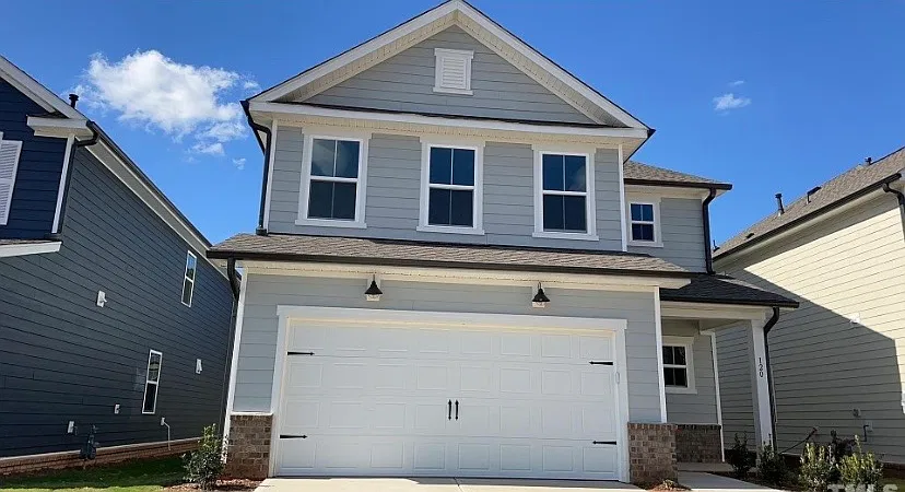 4 bed, 2052 sqft, $2,295 — Photo 2
