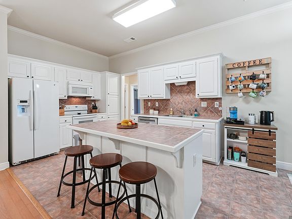 2nd image of 37076 Cobblestone Ave
