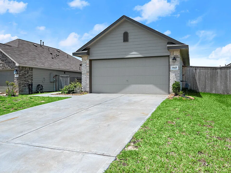 843 Deerhurst Ln