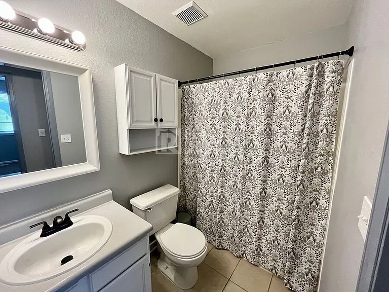 4353 Netherland St — Photo 11