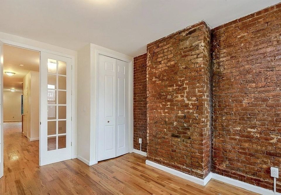 1st image of 477 Hicks St APT 2