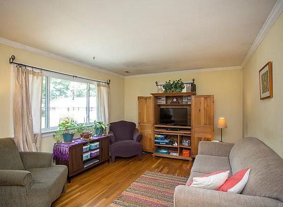 3rd image of 10303 Thornloe Ct