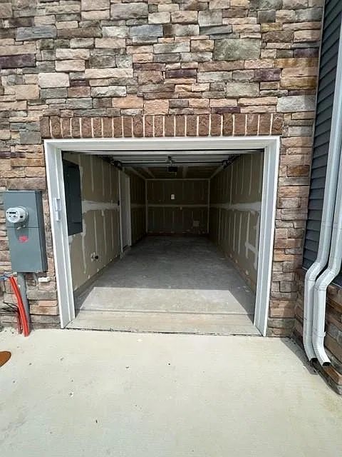 3 bed, 1960 sqft, $2,780 — Photo 4