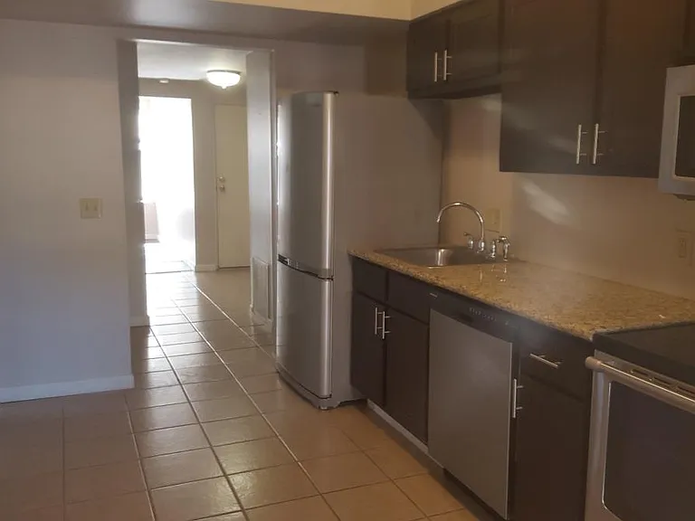 5515 Pershing Ave #21 — Photo 4